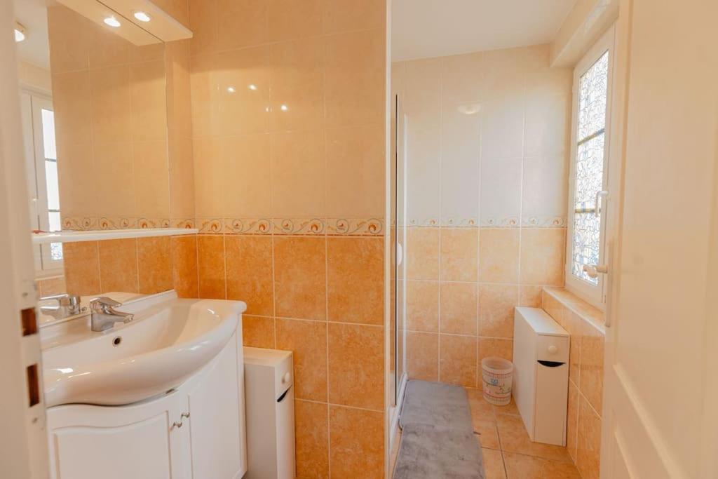 Charmante Maison Au Calme Royan Bagian luar foto